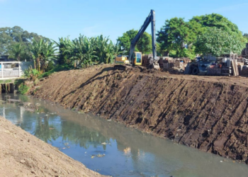 Prefeitura finaliza desassoreamento de trecho do córrego Moinho Velho