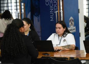 Expo Empregabilidade em Guarulhos oferece 2 mil vagas e reúne centenas de candidatos em busca de oportunidades no primeiro dia do evento