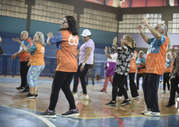 Aula de dança gratuita recebe idosos no CEU Parque São Miguel em Guarulhos no sábado – MELHOR IDADE
