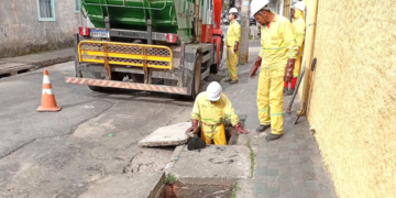 Prefeitura de Guarulhos promove a limpeza manual de bocas de lobo no Picanço – ZELADORIA URBANA