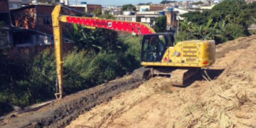 Prefeitura de Guarulhos promove desassoreamento de trecho do córrego Taboão – INFRAESTRUTURA URBANA