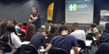 O risco do uso de álcool e drogas ao dirigir é tema de ação de conscientização para jovens em hospital – TRÂNSITO SEGURO
