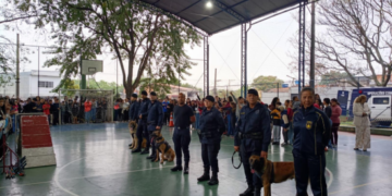 GCM de Guarulhos promove apresentação do Canil para alunos no Jardim Santa Terezinha