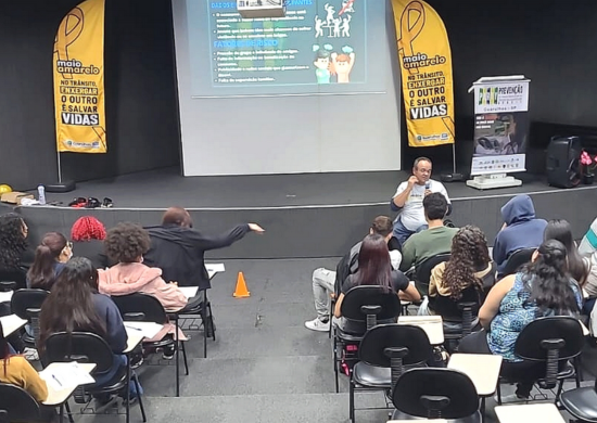 Prefeitura de Guarulhos reúne estudantes para palestra sobre os perigos do álcool e drogas ao dirigir – TRÂNSITO SEGURO