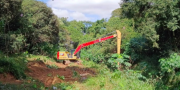 Prefeitura de Guarulhos realiza desassoreamento de trecho do córrego Tanque Grande – ZELADORIA URBANA