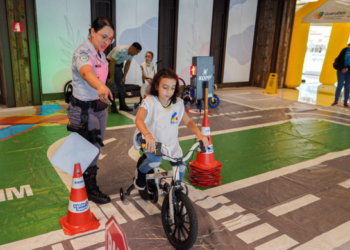 Prefeitura promove atividade voltada à segurança no trânsito no Parque Shopping Maia – MAIO AMARELO-TRÂNSITO SEGURO