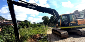 Prefeitura de Guarulhos realiza o desassoreamento e limpeza de córrego na Vila Operária – ZELADORIA URBANA