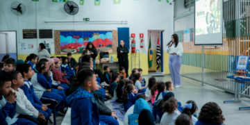 Estudantes da EPG Amador Bueno em Guarulhos comandam podcast e recebem especialista para falar sobre bullying – SAÚDE MENTAL E PREVENÇÃO À VIOLÊNCIA ESCOLAR
