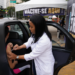 Guarulhos aplica mais de 1,5 mil doses de vacinas contra gripe e sarampo em drive-thru no Bosque Maia – VACIN’AÇÃO – SAÚDE PÚBLICA