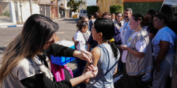 Guarulhos realiza vacinação casa a casa contra o sarampo e aplica mais de 300 doses em moradores da Vila Galvão – COBERTURA VACINAL – SAÚDE PÚBLICA