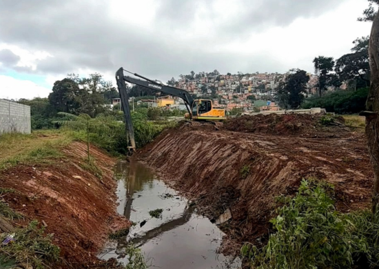Prefeitura de Guarulhos prossegue com desassoreamento do córrego Cabuçu – ZELADORIA URBANA