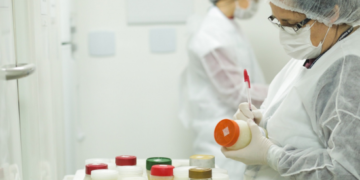 Fundo Social, Cempics e Banco de Leite recebem doações de potes de vidro para coleta, armazenamento e doação de leite materno – ACOLHIMENTO E NUTRIÇÃO AO RECÉM-NASCIDO