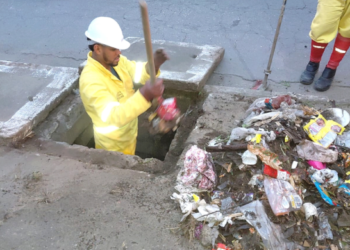 Prefeitura de Guarulhos realiza operação de limpeza de bocas de lobo na região dos Pimentas – ZELADORIA URBANA