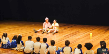 Estudantes da rede municipal de Guarulhos participam de oficina de teatro musical no Adamastor – OFICINA CULTURAL MUSICAL