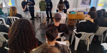 Prefeitura de Guarulhos aborda segurança viária, uso de álcool e drogas com jovens do Recreio São Jorge – TRÂNSITO SEGURO, RESPEITO À VIDA