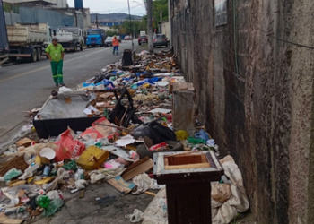 Prefeitura de Guarulhos remove descarte irregular em mais de dez ruas no Jardim Presidente Dutra nesta terça-feira, 13/10 – ZELADORIA URBANA