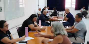 Processo seletivo no Adamastor em Guarulhos recebeu candidatos para vagas de emprego em supermercado, dia 15/10 – MERCADO DE TRABALHO