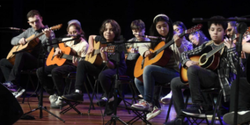 Clube do Violão reúne 60 violonistas em concerto gratuito no Teatro Adamastor em Guarulhos na próxima terça-feira, 27/10 – EVENTO MUSICAL GRATUITO